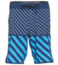 Volcom Men's Mod Quarta Scallop 19" Board Shorts